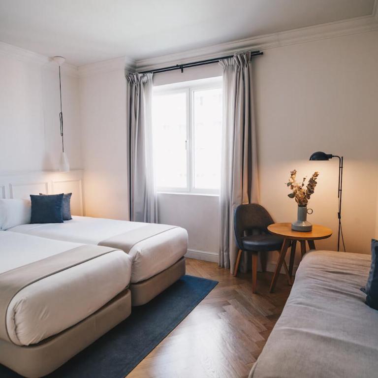 Dear Hotel Madrid - Deluxe Triple Room - 7