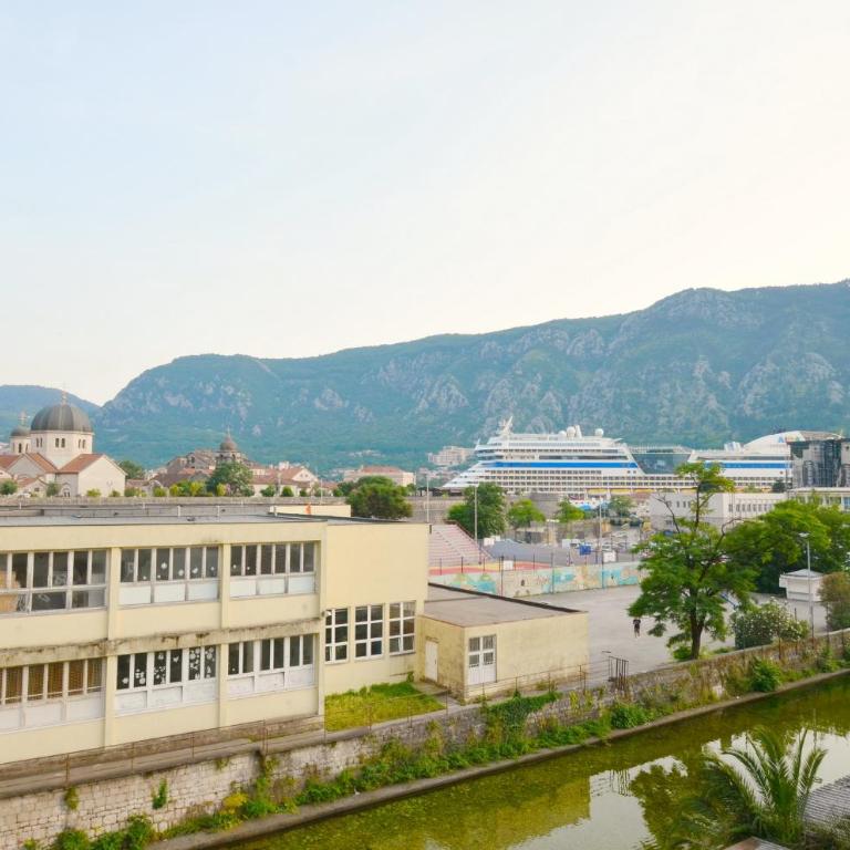 Central Art Oasis Kotor - Two-Bedroom Apartment - 8