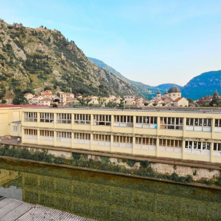 Central Art Oasis Kotor - Two-Bedroom Apartment - 16