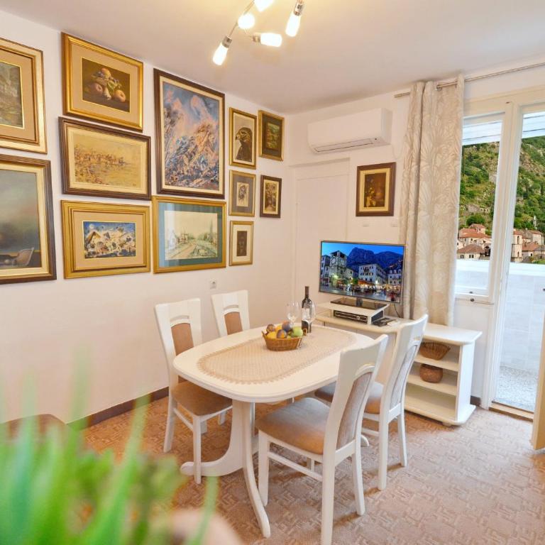 Central Art Oasis Kotor - Two-Bedroom Apartment - 2