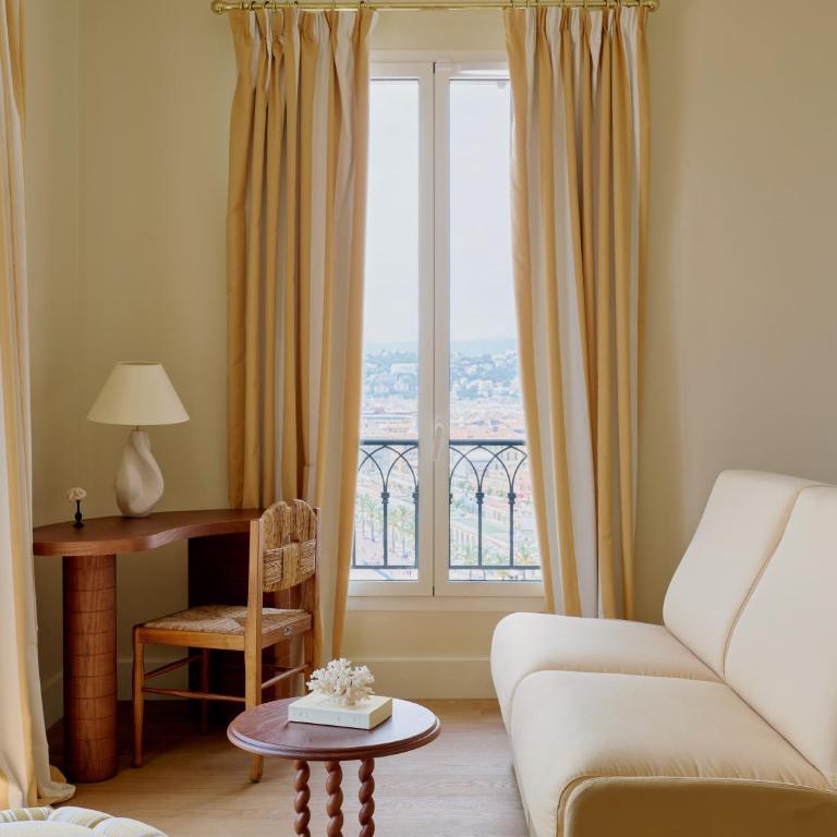 Hôtel La Pérouse Nice Baie des Anges - Suite Junior avec Balcon - Vue Complète sur Mer - 4