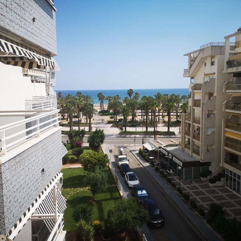 Salou Seafront - Three-Bedroom Apartment - 4