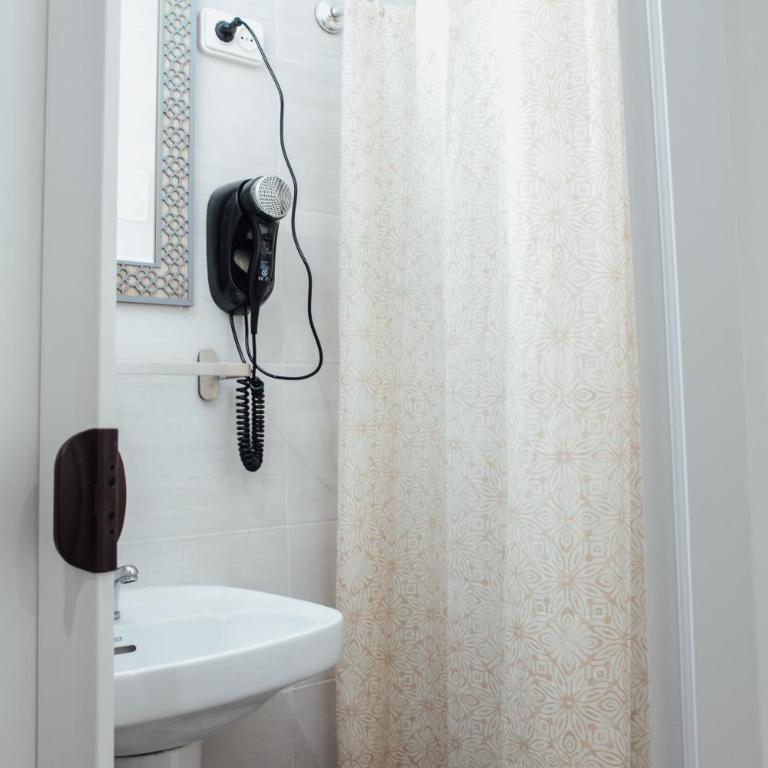 Hostal Ruta de Francia - Single Room with Shared Toilet - 3