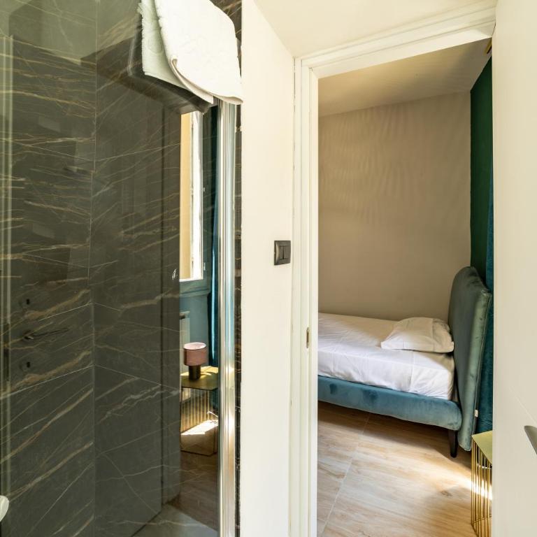 Room Eleven - Single Room with Private Bathroom - 7