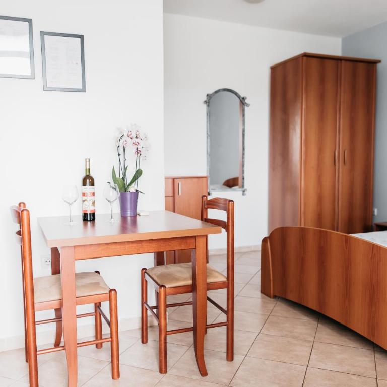 Guest House Lalic - One-Bedroom Apartment - 5