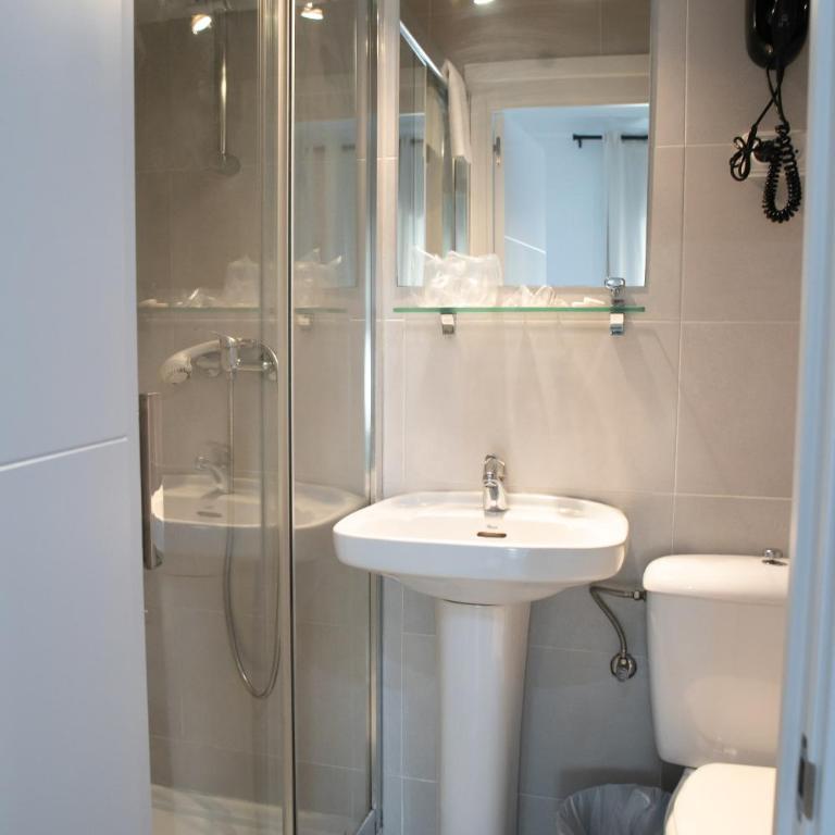 Hostal Ruta de Francia - Twin Room - 7