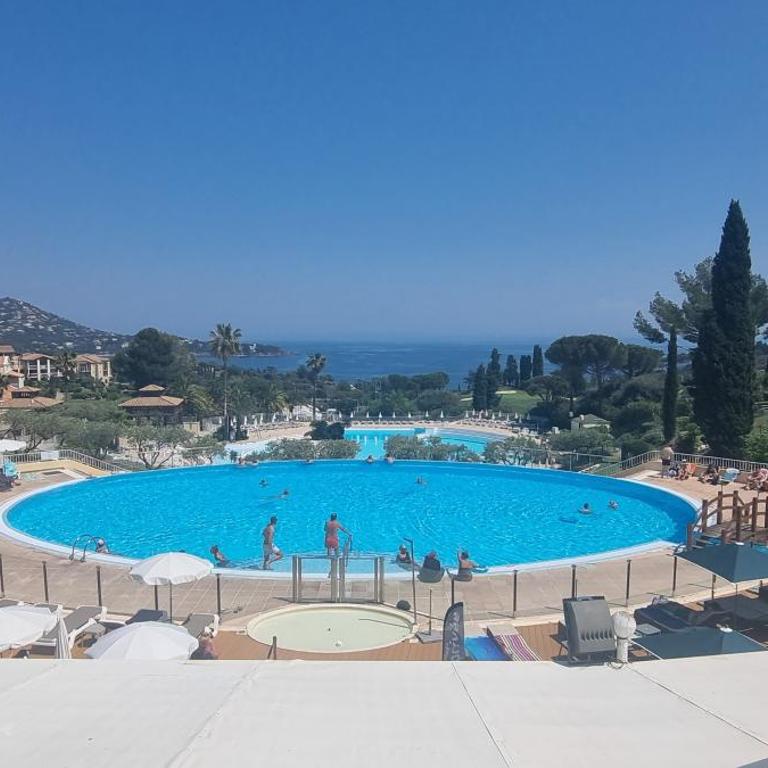 Agay Cap Esterel Village Allée Fleurs - F2 Clim vue golf et mer - Grande terrasse plein sud - Appartement 1 Chambre - 63