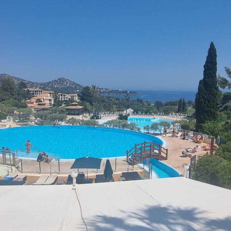 Agay Cap Esterel Village Allée Fleurs - F2 Clim vue golf et mer - Grande terrasse plein sud - Appartement 1 Chambre - 61