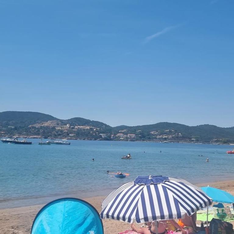 Agay Cap Esterel Village Allée Fleurs - F2 Clim vue golf et mer - Grande terrasse plein sud - Appartement 1 Chambre - 90