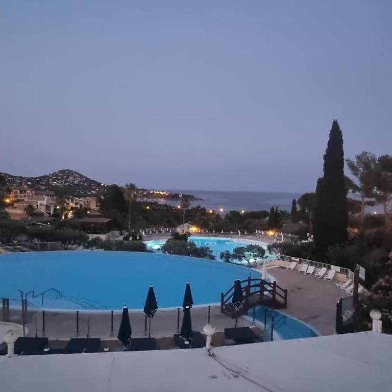 Agay Cap Esterel Village Allée Fleurs - F2 Clim vue golf et mer - Grande terrasse plein sud - Appartement 1 Chambre - 73