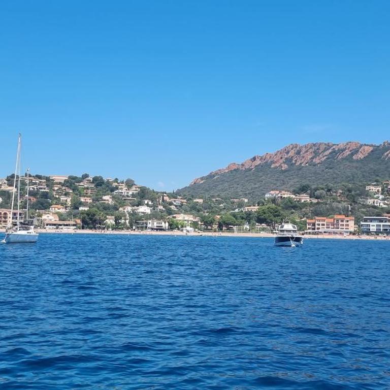 Agay Cap Esterel Village Allée Fleurs - F2 Clim vue golf et mer - Grande terrasse plein sud - Appartement 1 Chambre - 80