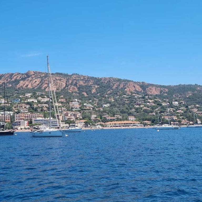 Agay Cap Esterel Village Allée Fleurs - F2 Clim vue golf et mer - Grande terrasse plein sud - Appartement 1 Chambre - 95