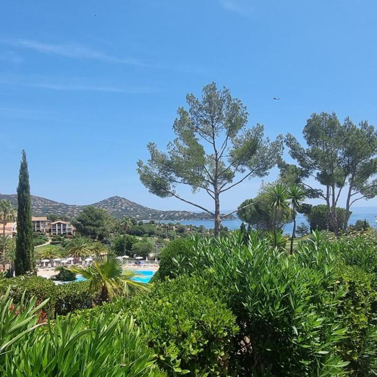 Agay Cap Esterel Village Allée Fleurs - F2 Clim vue golf et mer - Grande terrasse plein sud - Appartement 1 Chambre - 89