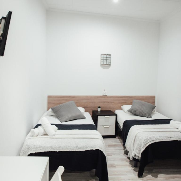 Hostal Ruta de Francia - Twin Room - 13