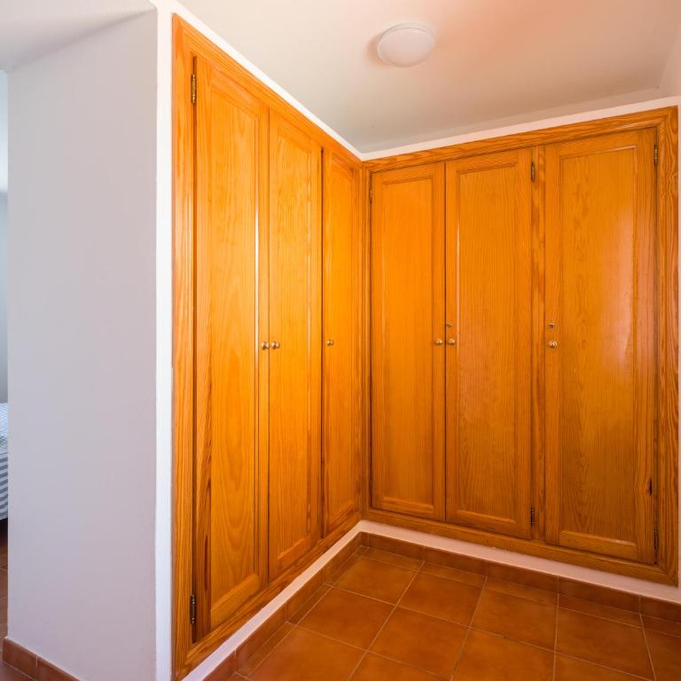 Capitan Aleycar ideal para familias - Four-Bedroom House - 20