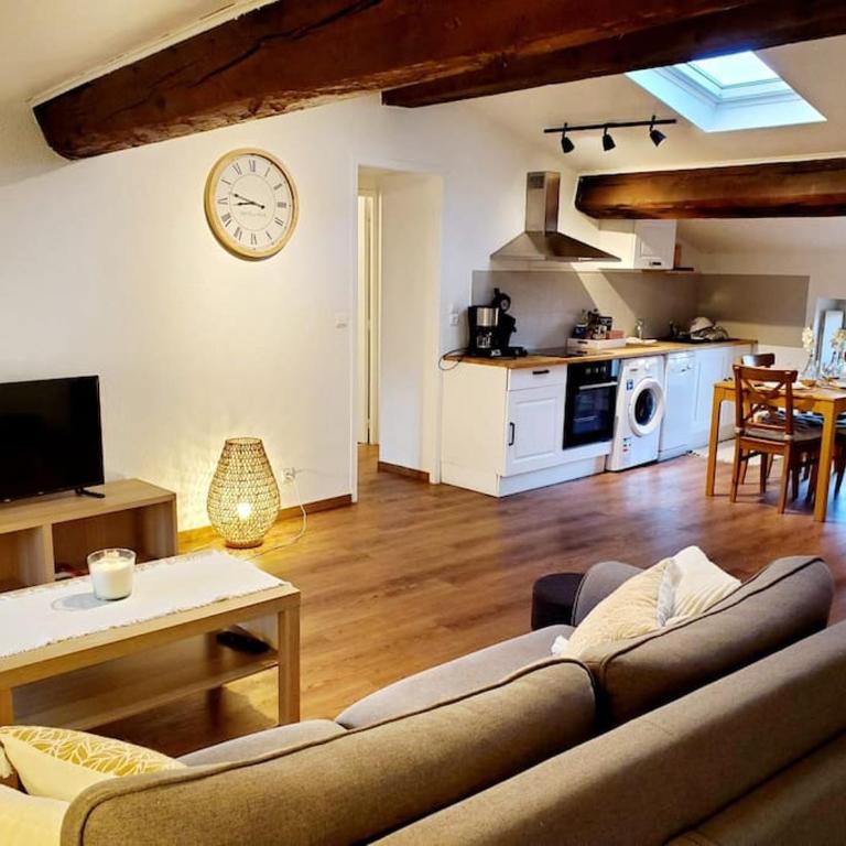 Appartement Chaleureux au pied de la Cité avec Parking - Two-Bedroom Apartment - 1