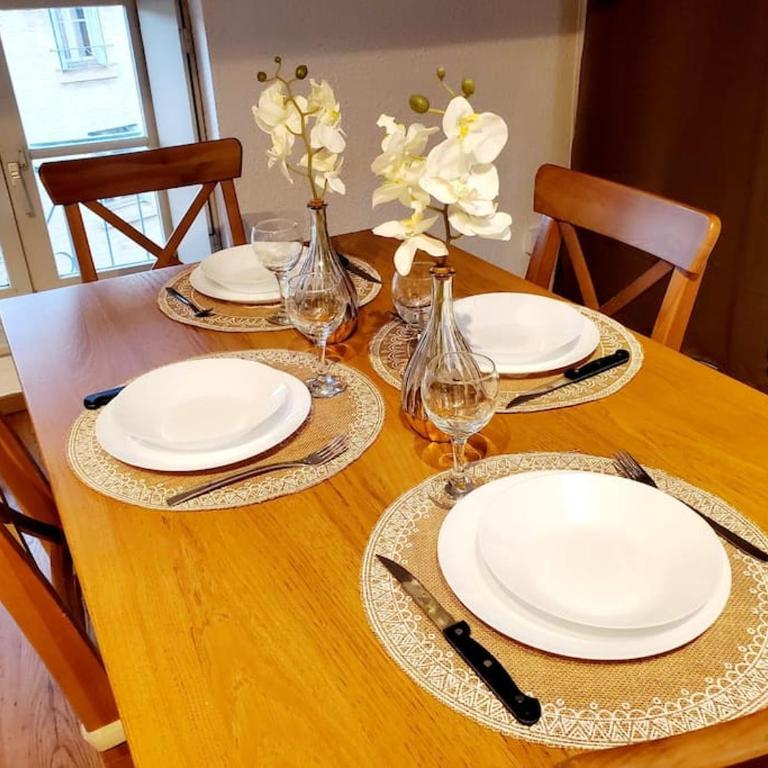 Appartement Chaleureux au pied de la Cité avec Parking - Two-Bedroom Apartment - 8