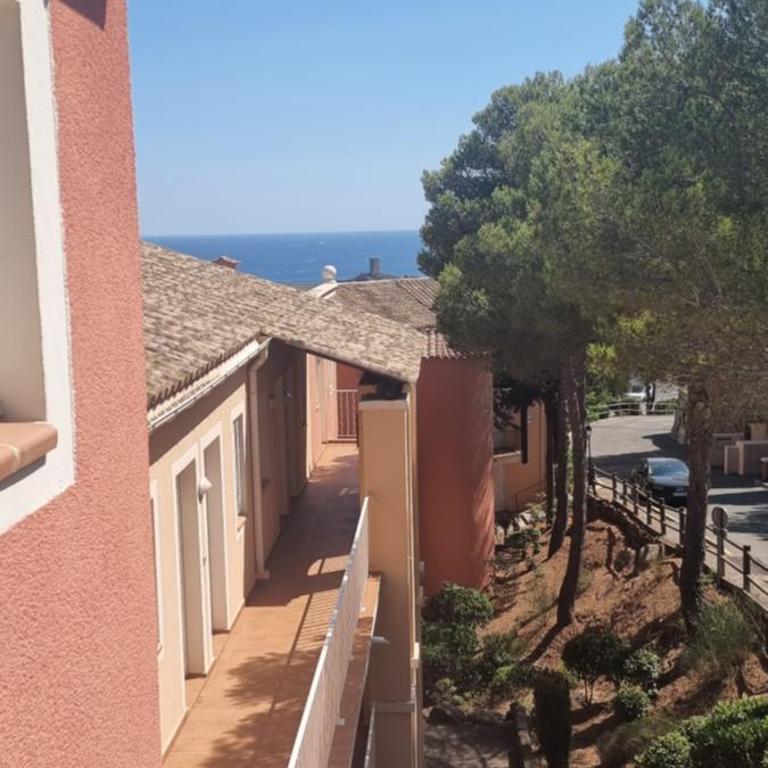 Agay Cap Esterel Le Hameau F2 Clim plein sud dernier etage Magnifique vue mer - Appartement 1 Chambre - 42