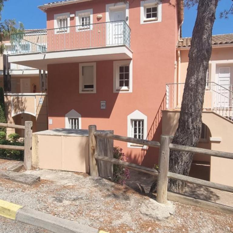 Agay Cap Esterel Le Hameau F2 Clim plein sud dernier etage Magnifique vue mer - Appartement 1 Chambre - 49