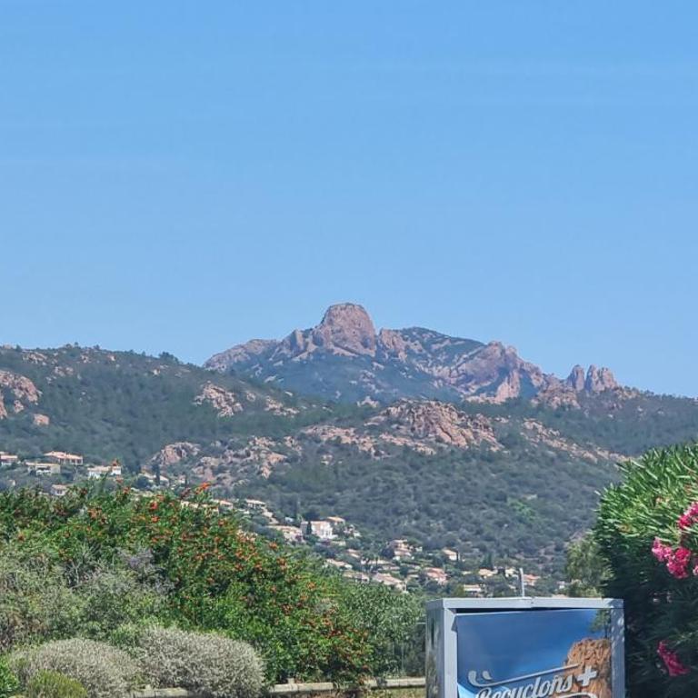 Agay Cap Esterel Le Hameau F2 Clim plein sud dernier etage Magnifique vue mer - Appartement 1 Chambre - 59