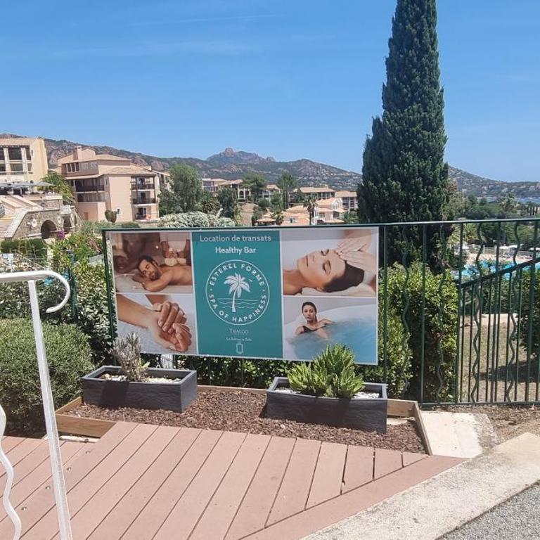 Agay Cap Esterel Le Hameau F2 Clim plein sud dernier etage Magnifique vue mer - Appartement 1 Chambre - 70