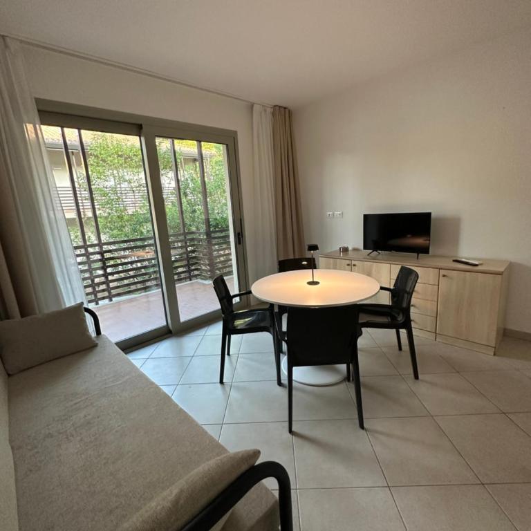 Prassitele Apartments - Appartamento con 2 Camere da Letto e Balcone - 23