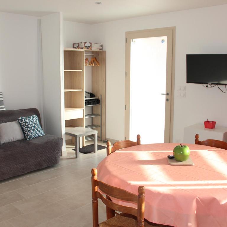 ANCELLE TAILLAS RDC CHALET - Appartement 3 Chambres - 5