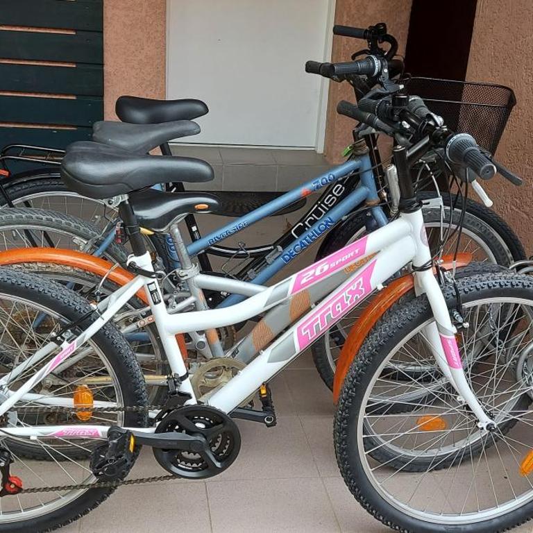 Gîte classé 3 étoiles dans résidence standing avec - Piscine Clim Parking Wifi Prêt Vélos - Ménage et linge non inclus - Apartment with Terrace - 16