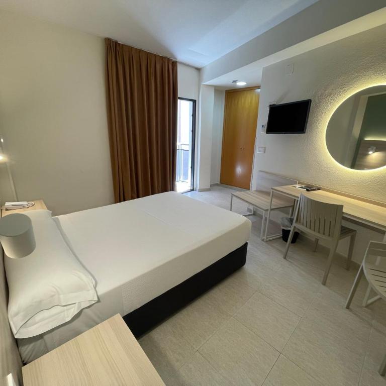 Hotel Marconi - Habitación Doble con balcón - 1 o 2 camas - 2