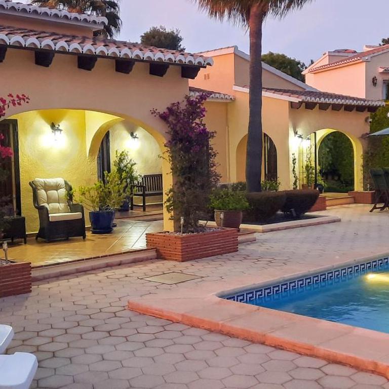 TOP RATED Luxury 4 Bed Villa - Beach Moments Away, Private Pool, Open Views - Villa - 33