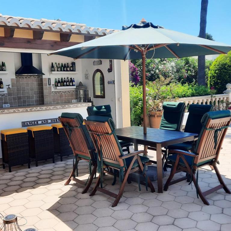 TOP RATED Luxury 4 Bed Villa - Beach Moments Away, Private Pool, Open Views - Villa - 26