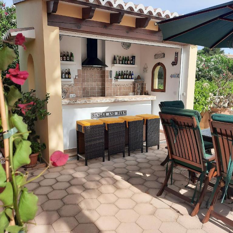 TOP RATED Luxury 4 Bed Villa - Beach Moments Away, Private Pool, Open Views - Villa - 3