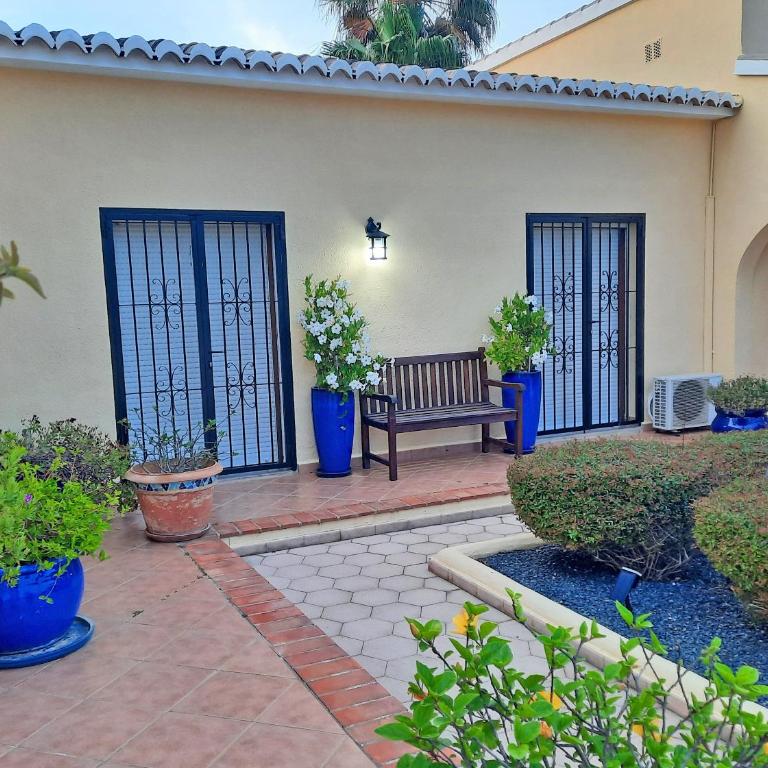 TOP RATED Luxury 4 Bed Villa - Beach Moments Away, Private Pool, Open Views - Villa - 39