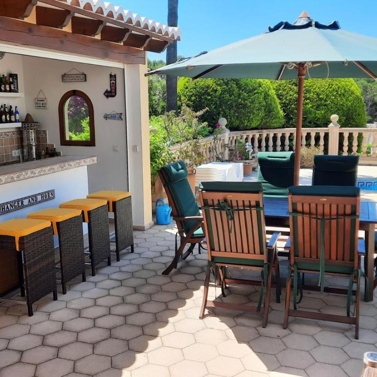 TOP RATED Luxury 4 Bed Villa - Beach Moments Away, Private Pool, Open Views - Villa - 15