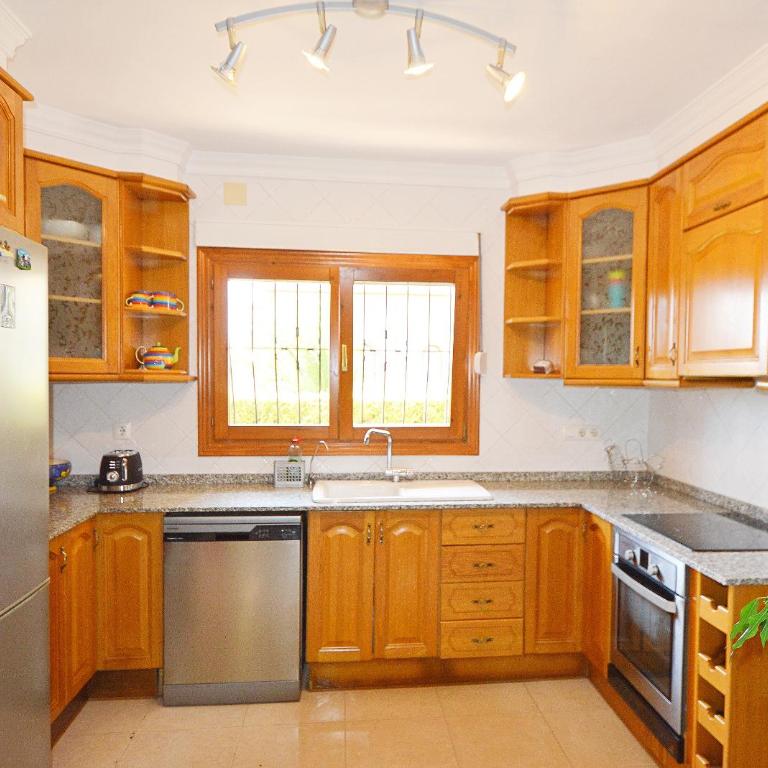 TOP RATED Luxury 4 Bed Villa - Beach Moments Away, Private Pool, Open Views - Villa - 48