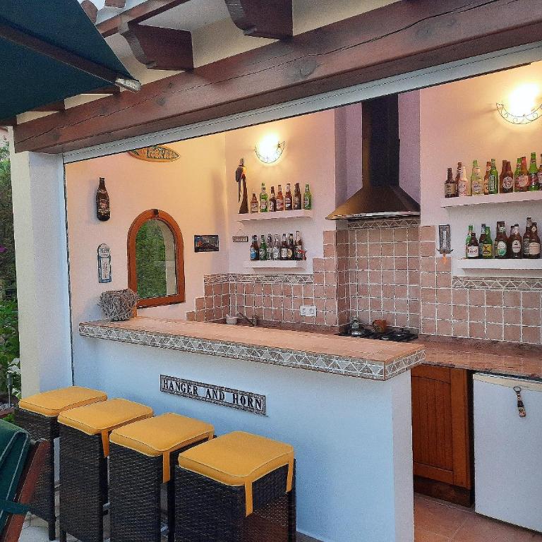 TOP RATED Luxury 4 Bed Villa - Beach Moments Away, Private Pool, Open Views - Villa - 10