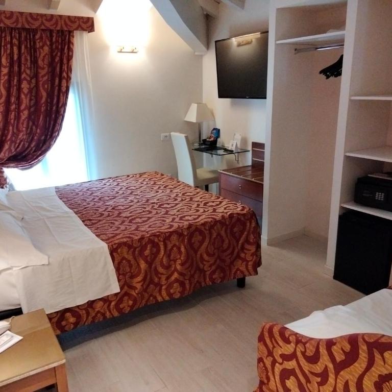 Savoia Hotel Country House Bologna - Camera Tripla - 3