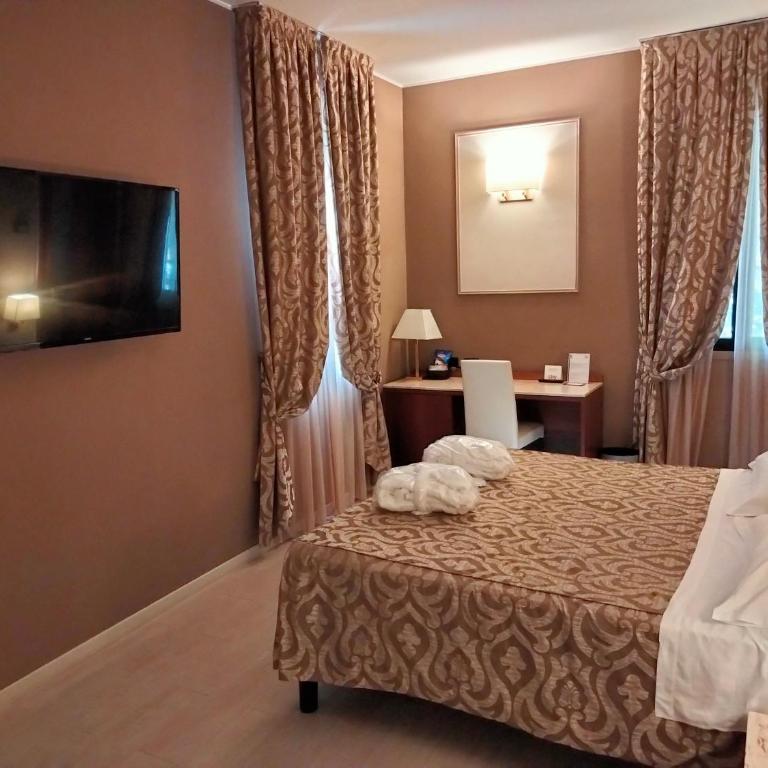 Savoia Hotel Country House Bologna - Camera Matrimoniale Comfort - 10