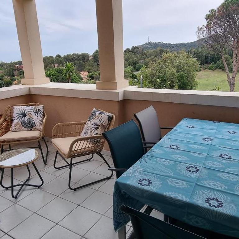 Agay Cap Esterel Village Allée Fleurs - F2 Clim vue golf et mer - Grande terrasse plein sud - Appartement 1 Chambre - 98