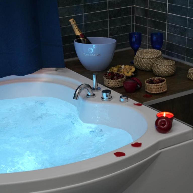 Airport suite - Deluxe Suite with Spa Bath - 16