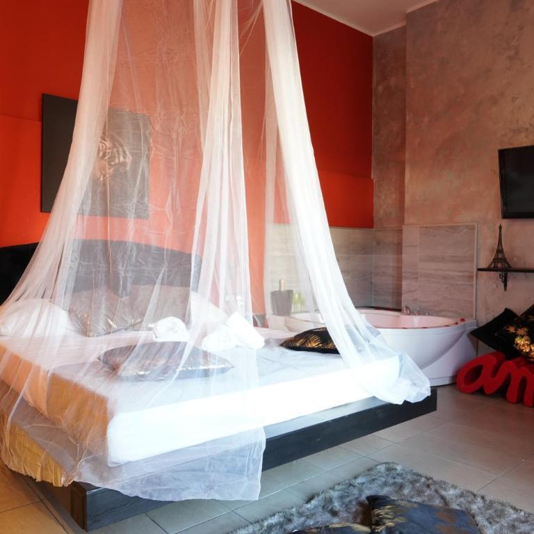 Airport suite - Deluxe Suite with Spa Bath - 17