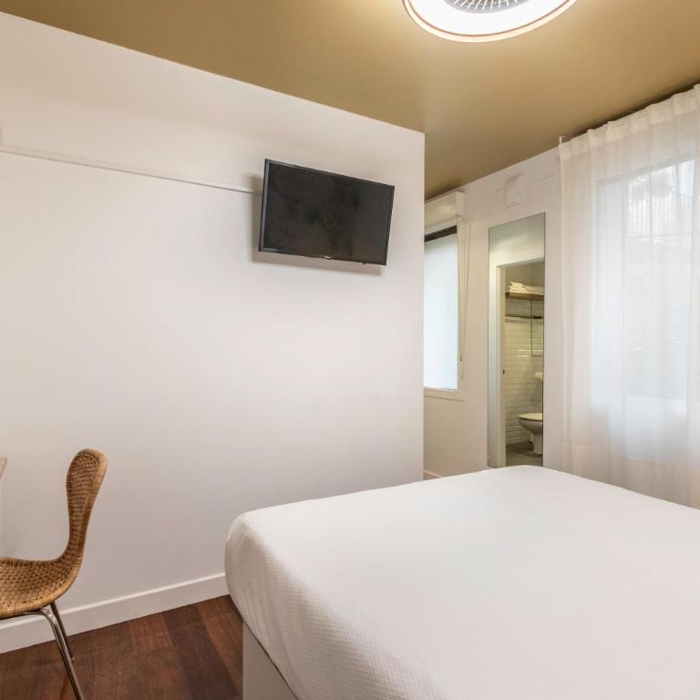 Victorooms - Double Room with Patio View - 2