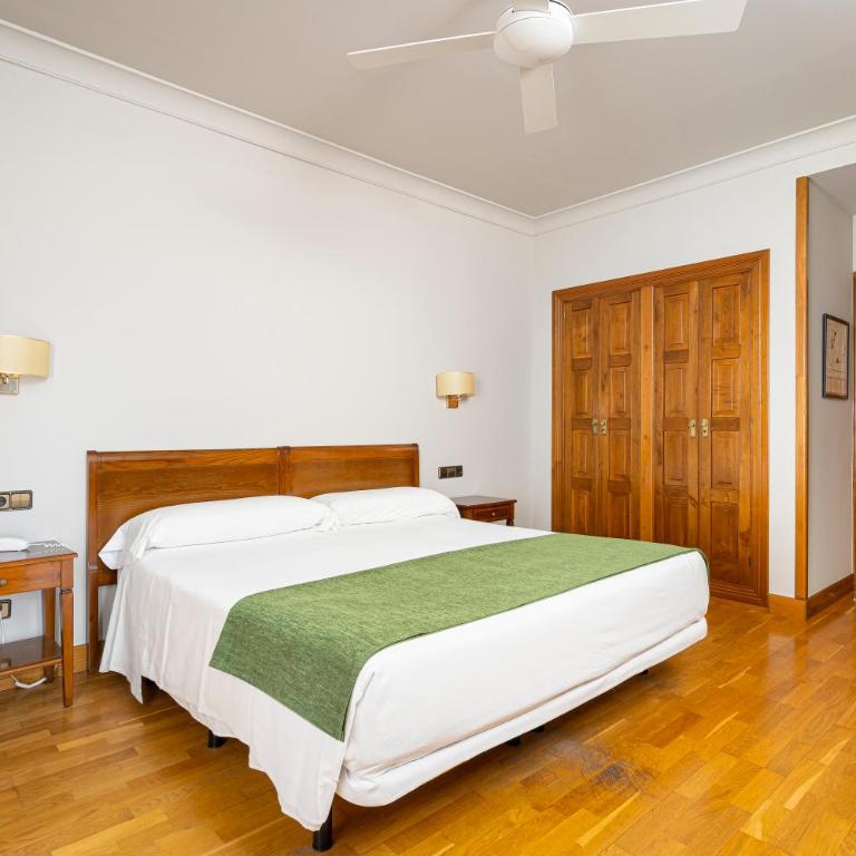 Hotel Hernán Cortés - Habitación Doble Premium - 1 o 2 camas - 14