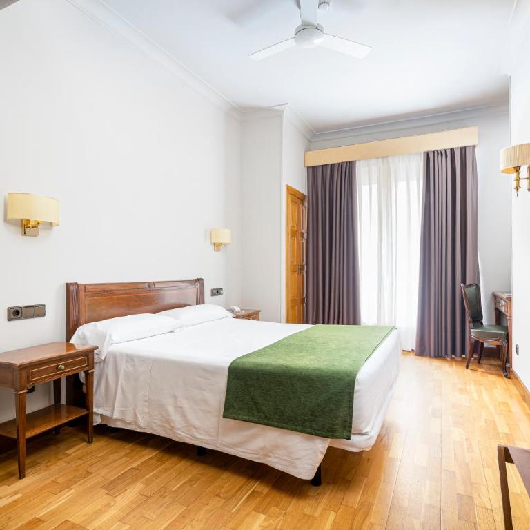 Hotel Hernán Cortés - Habitación Doble Estándar - 1 o 2 camas - 14
