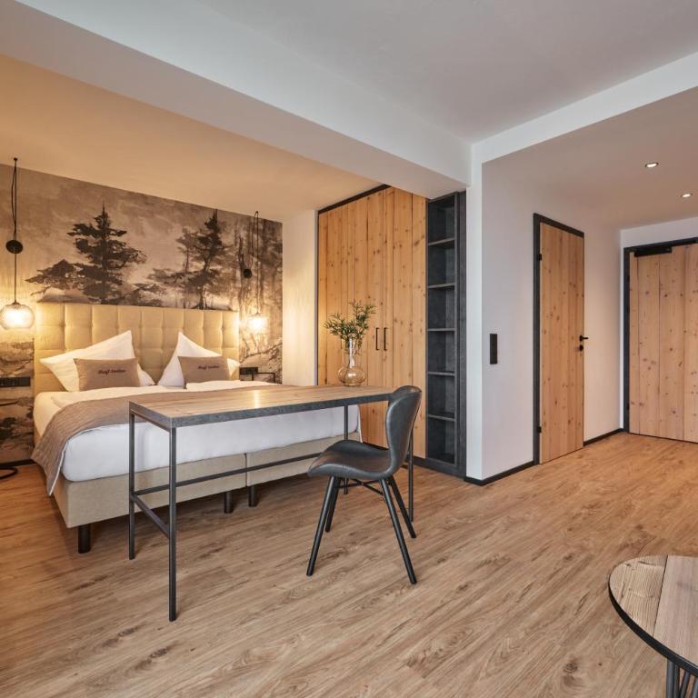 Alpendorf Hotel Stern - Großes Doppelzimmer - 1