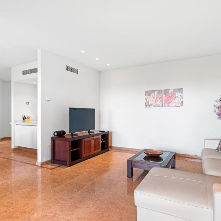 Alzaro 03 SEA and RASCA - Two-Bedroom Apartment - 10