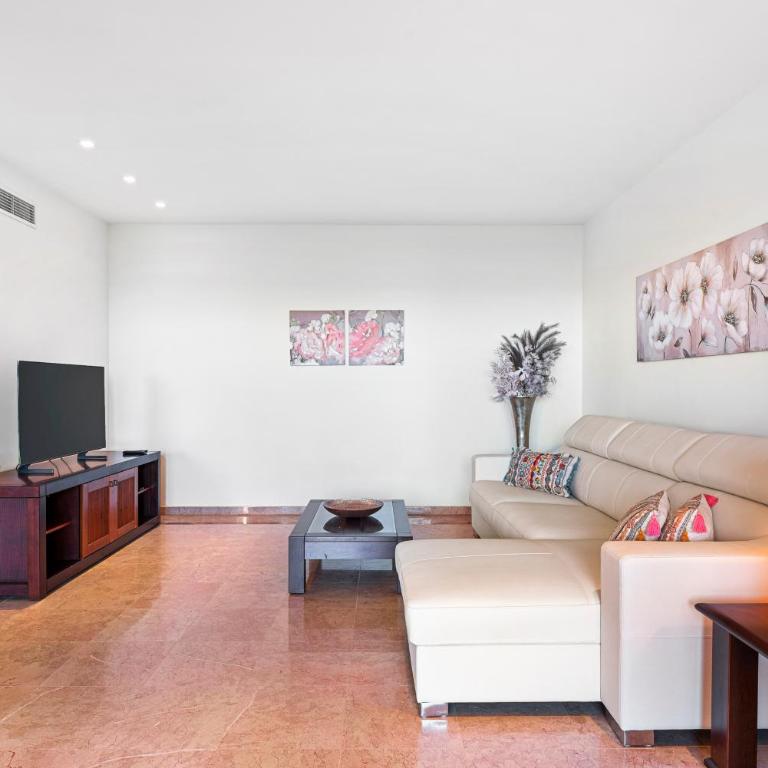 Alzaro 03 SEA and RASCA - Two-Bedroom Apartment - 9