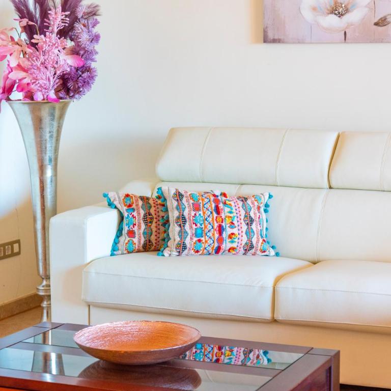 Alzaro 03 SEA and RASCA - Two-Bedroom Apartment - 11