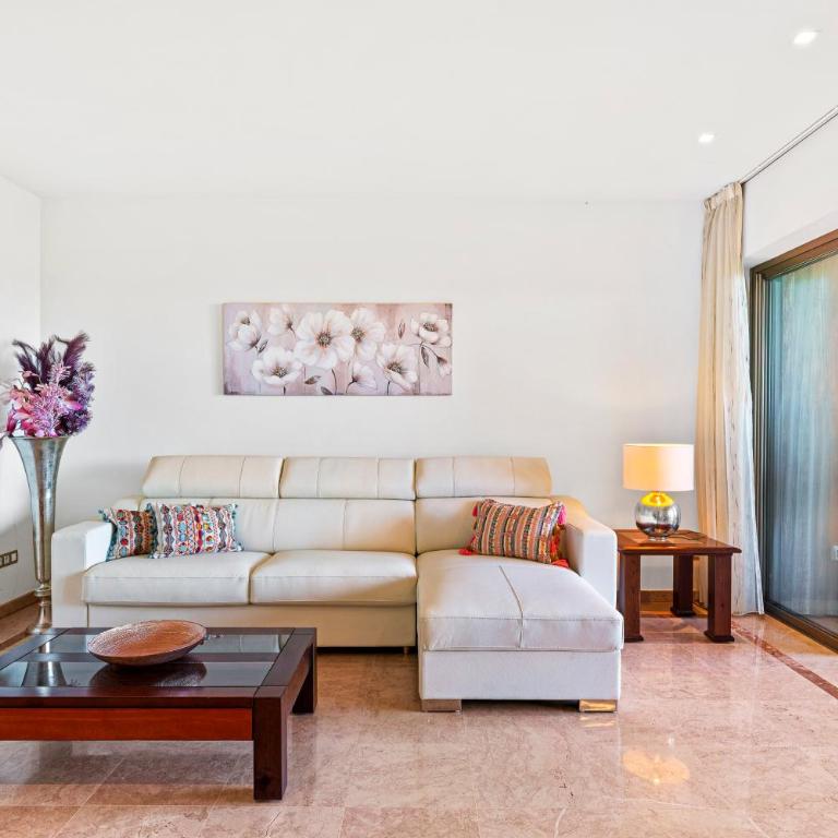 Alzaro 03 SEA and RASCA - Two-Bedroom Apartment - 12