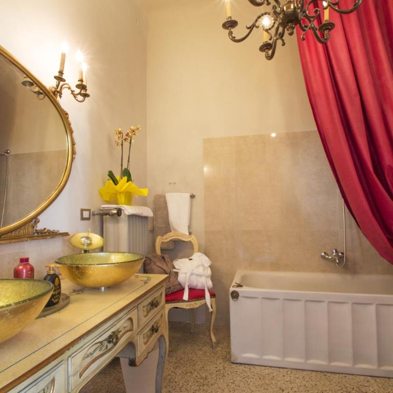 Piazza Venezia Le Camere - Deluxe King Room with Sea View - 8